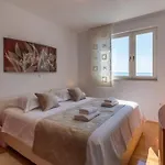 Sea View- Spacious With Shared Pool Split