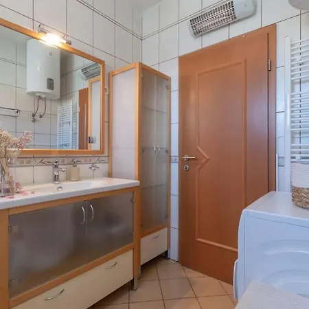 아파트 Sea View- Spacious With Shared Pool
