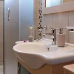 Διαμέρισμα Sea View- Spacious With Shared Pool