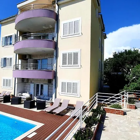 Διαμέρισμα Sea View- Spacious With Shared Pool Σπλιτ