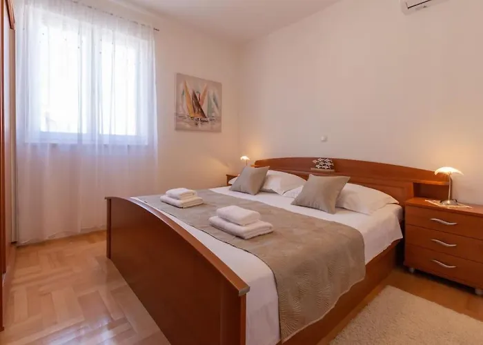 شقة Sea View- Spacious With Shared Pool سبليت