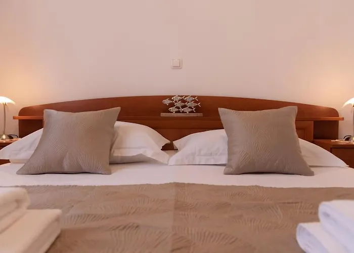 Sea View- Spacious With Shared Pool شقة *