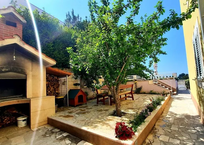 Appartamento Sea View- Spacious With Shared Pool *